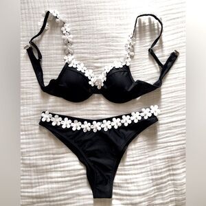 Small Daisy Bikini Set